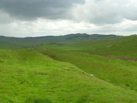 Hadrian's_Wall_Vallum_-_2007-05-19_0.jpg